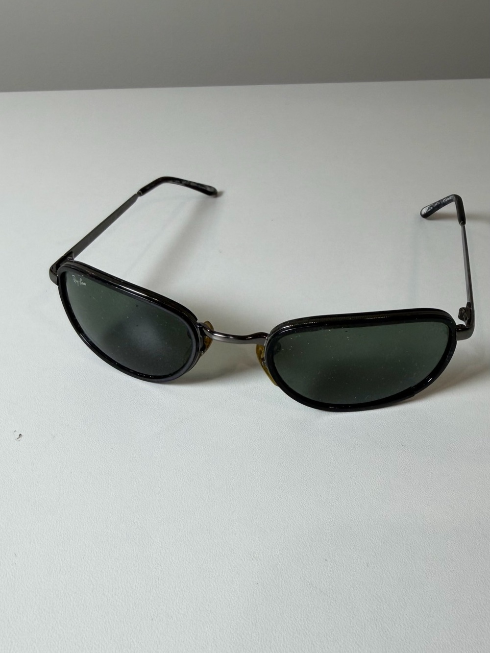 Ray-Ban Vintage RB3047 Made in Italy Black Frame Sunglasses with Green Lenses